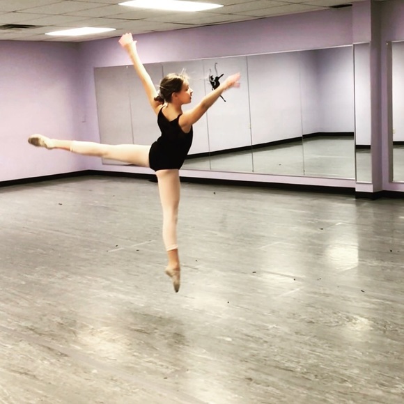 Meet your Poshers, Angela and Maddisyn - Picture 2 of 2